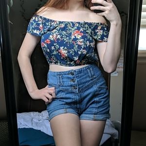 Adorable floral crop top♥️